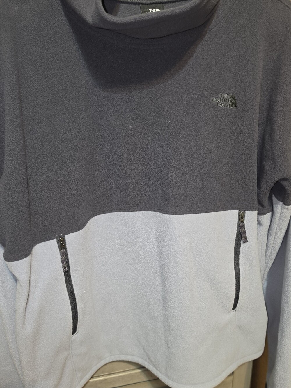 The North Face Two-Tone Fleece Pullover - Black & Light Blue - Picture 3 of 4